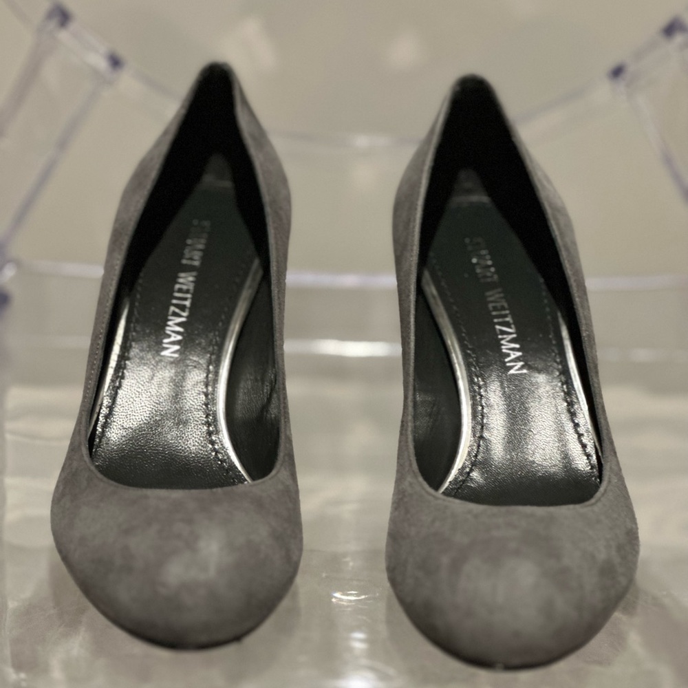 Stuart Weitzman grey pumps